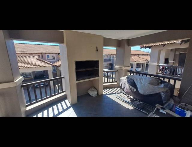 2 BEDROOM TOWNHOUSE FOR SALE IN VAN DYK PARK